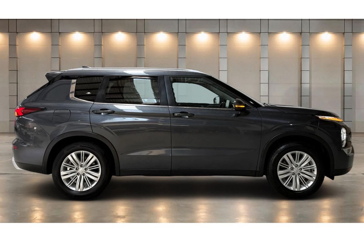 2024 Mitsubishi Outlander LS ZM