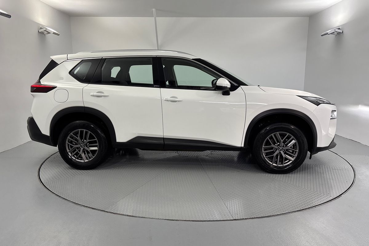 2024 Nissan X-TRAIL ST T33