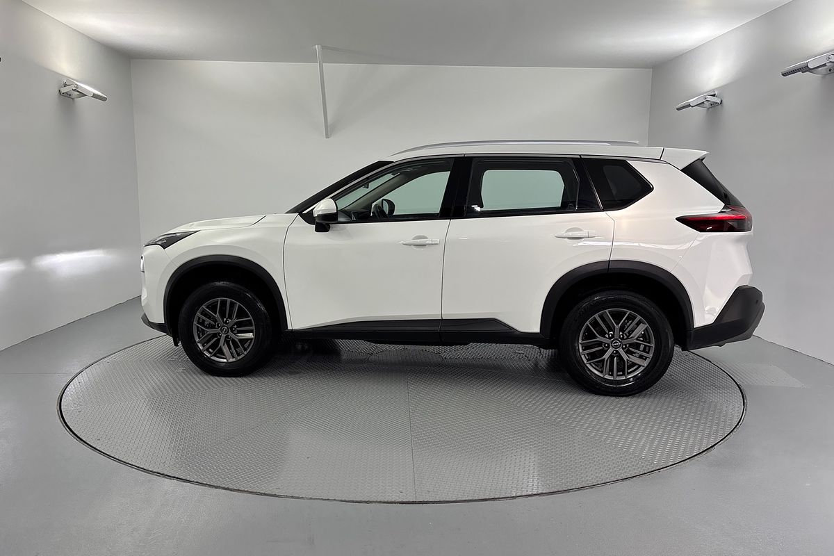 2024 Nissan X-TRAIL ST T33