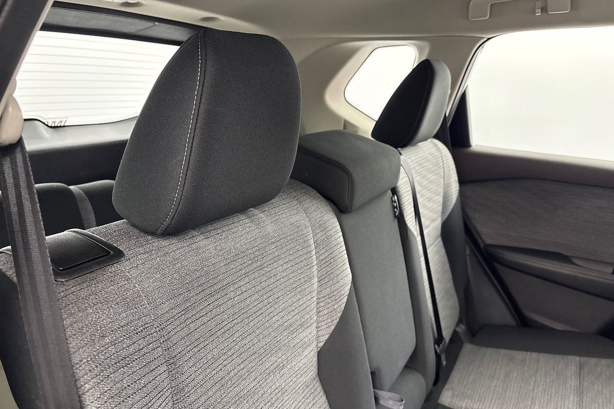 2024 Nissan X-TRAIL ST T33