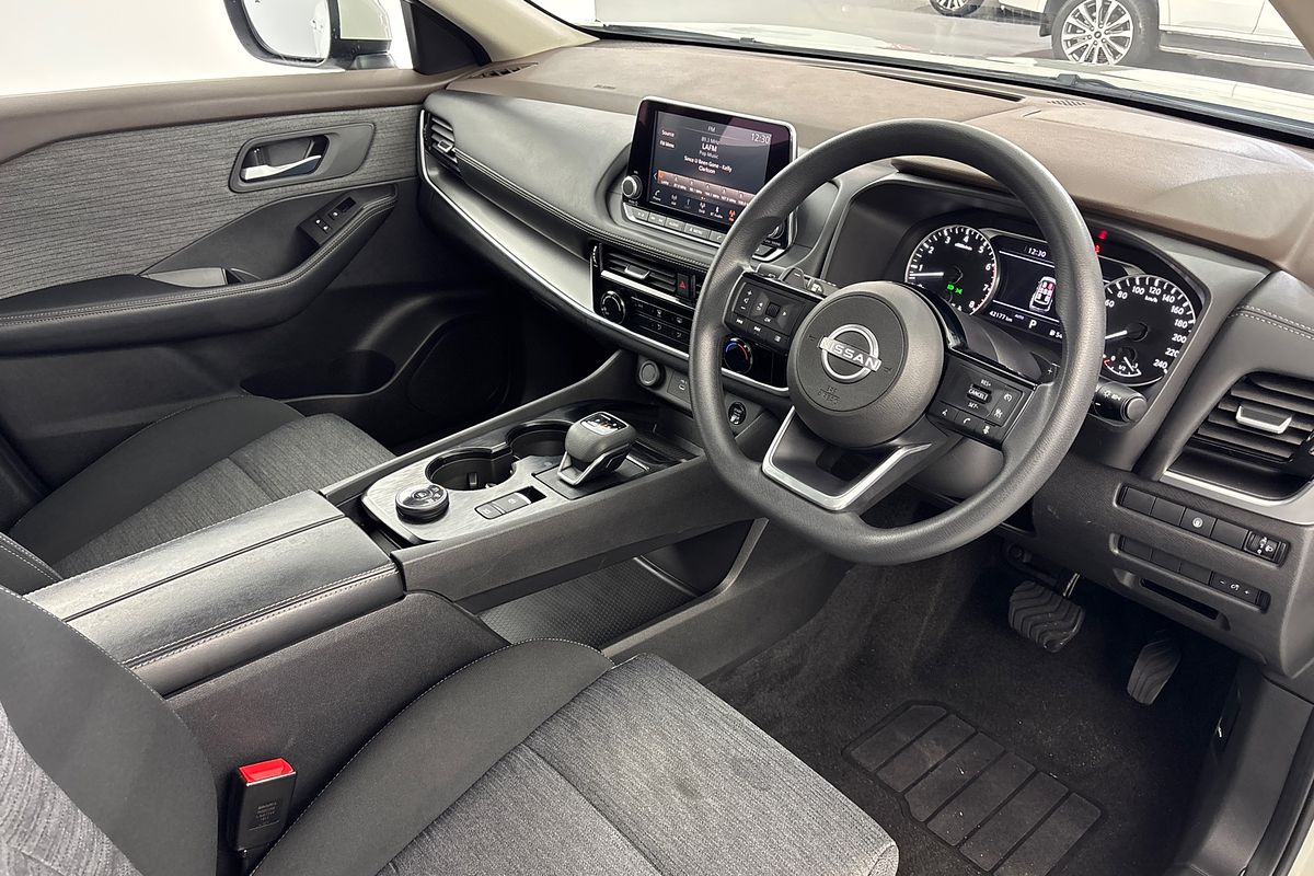 2024 Nissan X-TRAIL ST T33