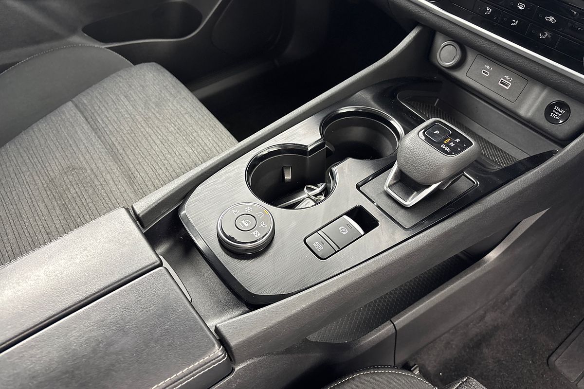 2024 Nissan X-TRAIL ST T33