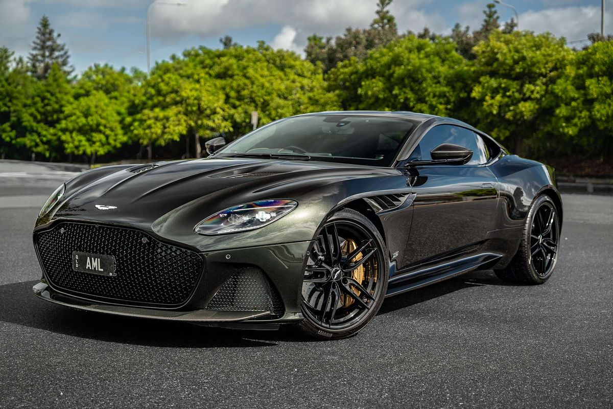 2022 Aston Martin DBS