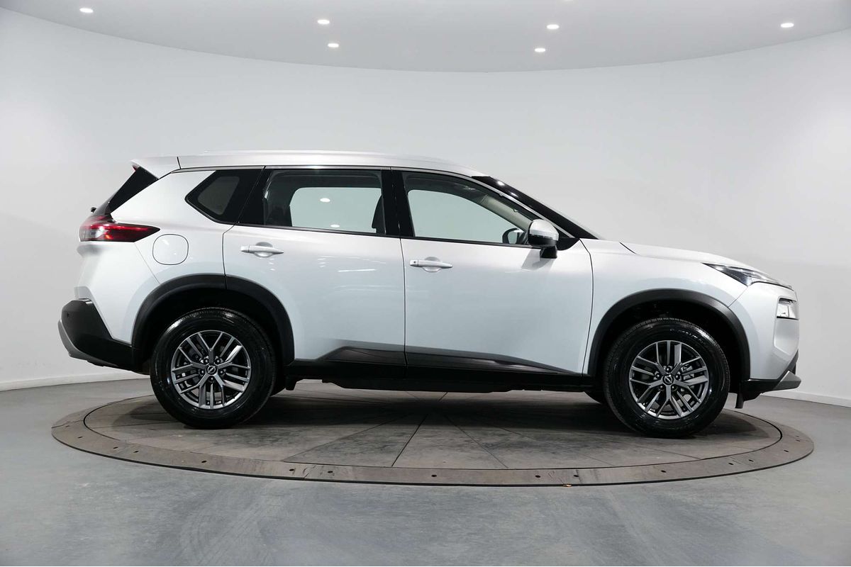 2024 Nissan X-TRAIL ST T33