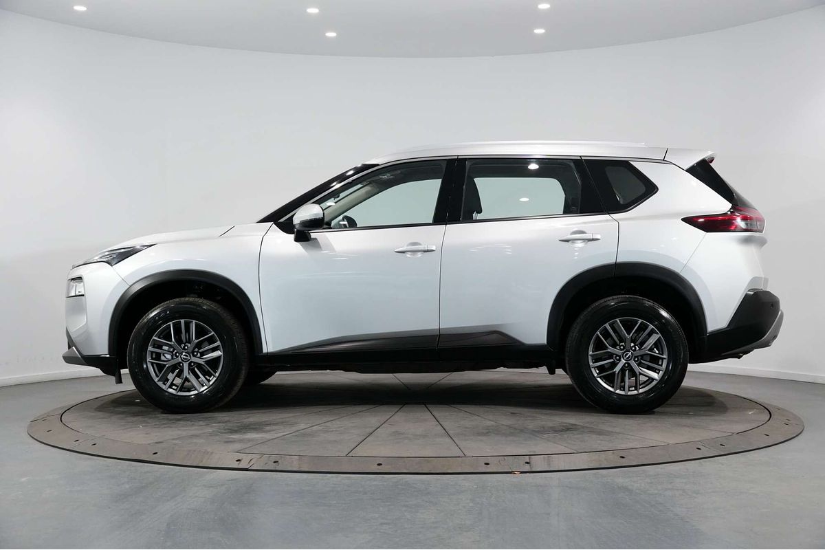 2024 Nissan X-TRAIL ST T33