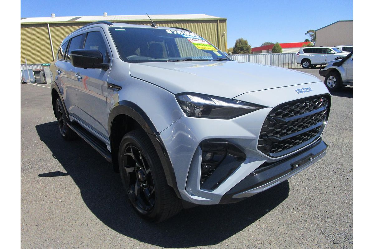 2026 Isuzu MU-X X-TERRAIN