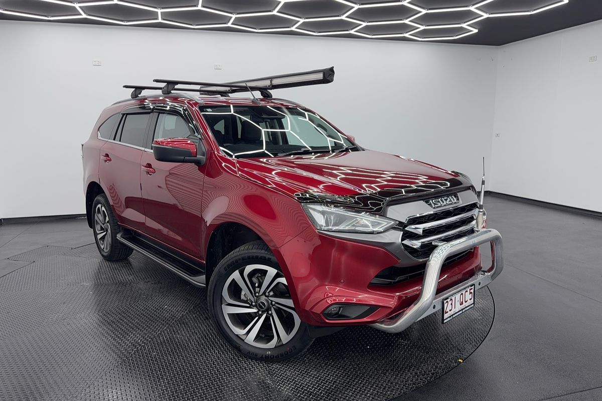 2022 Isuzu MU-X LS-T