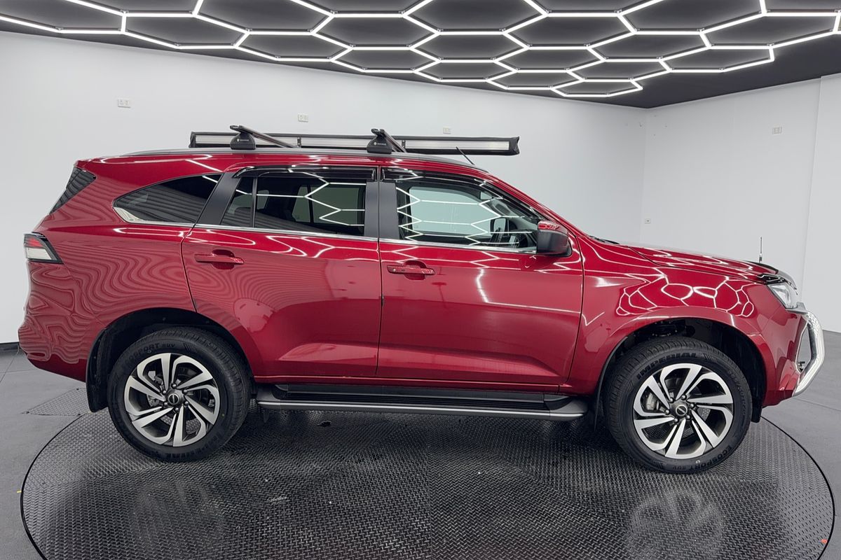 2022 Isuzu MU-X LS-T
