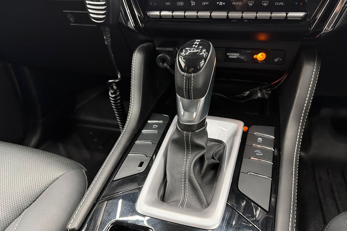 2022 Isuzu MU-X LS-T