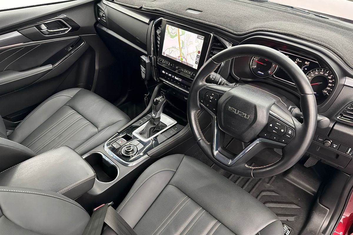 2022 Isuzu MU-X LS-T