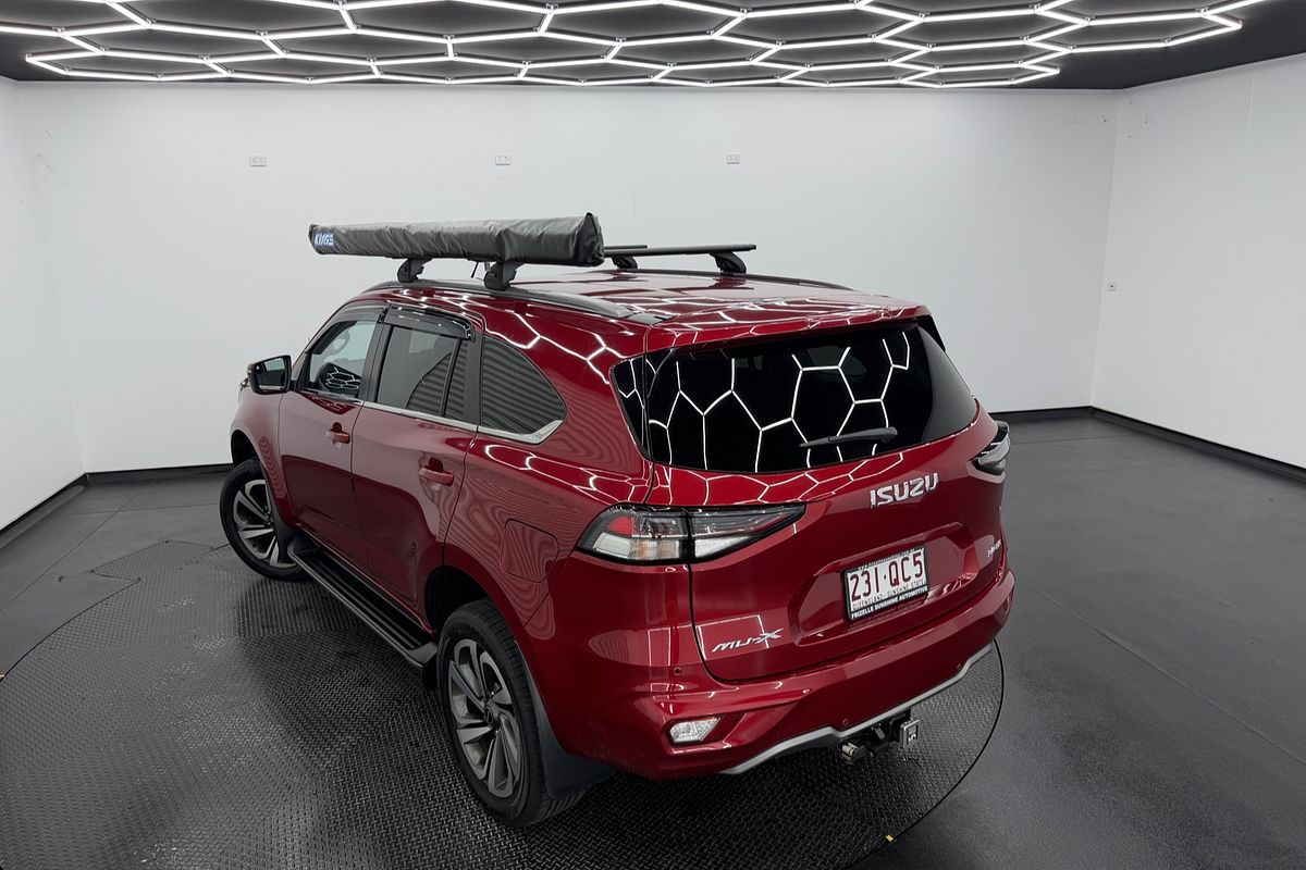 2022 Isuzu MU-X LS-T