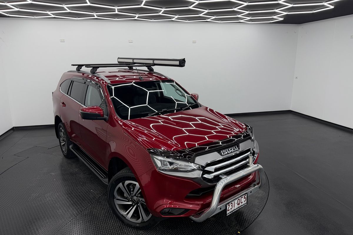2022 Isuzu MU-X LS-T