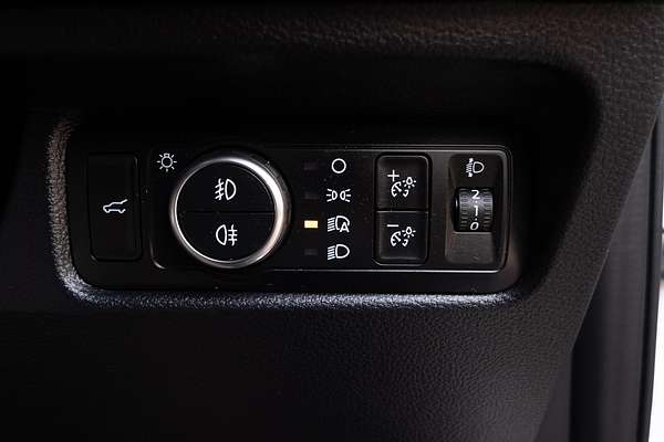 2023 Ford Everest Sport 3.0L thumb-21