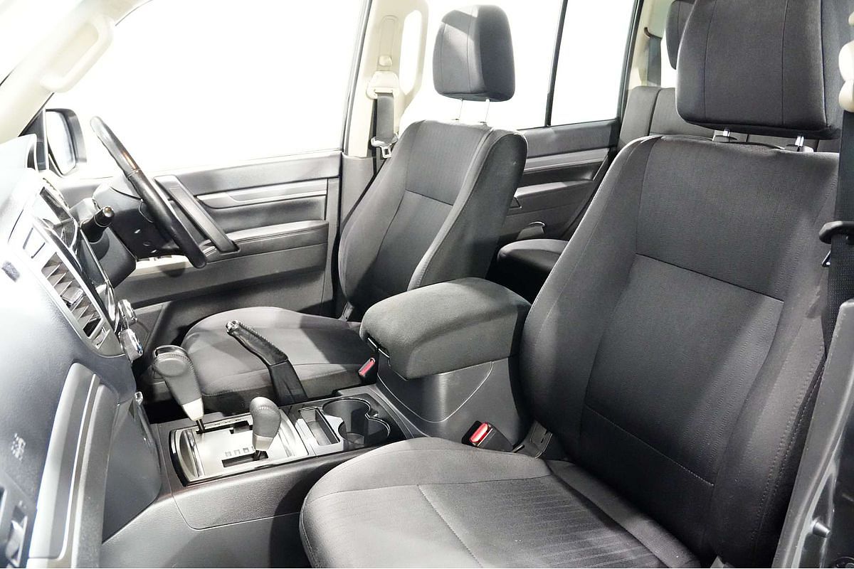 2018 Mitsubishi Pajero GLX NX