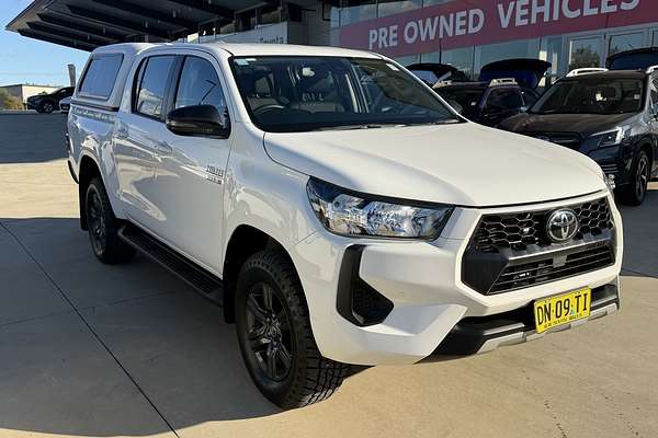 2025 Toyota Hilux SR GUN126R 4X4