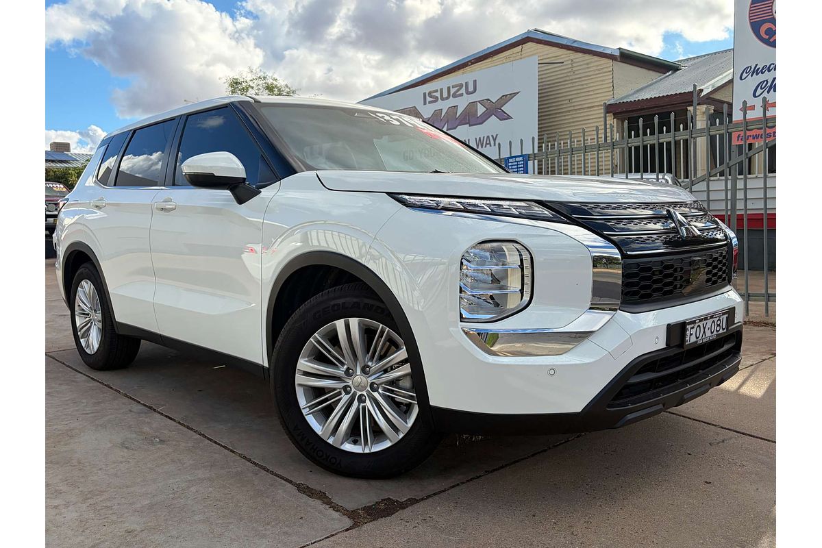 2024 Mitsubishi Outlander ES ZM