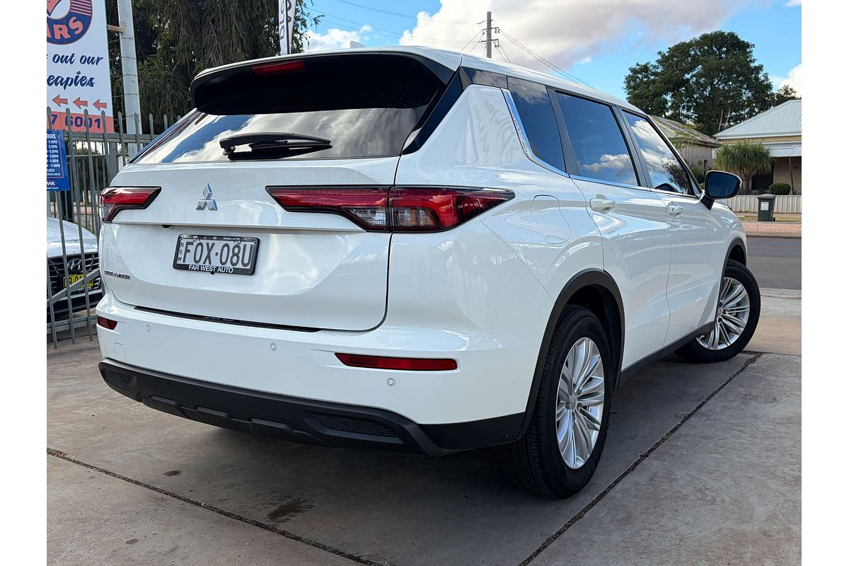 2024 Mitsubishi Outlander ES ZM
