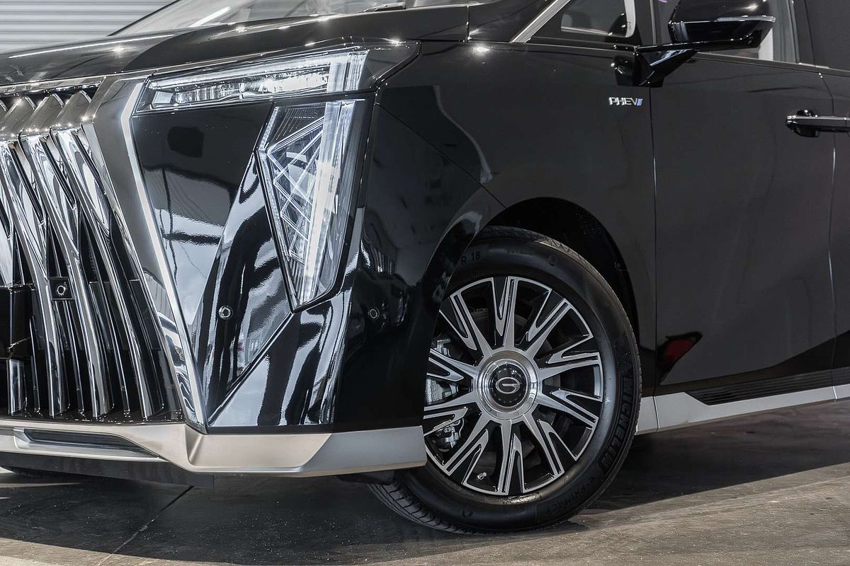 2025 GAC M8