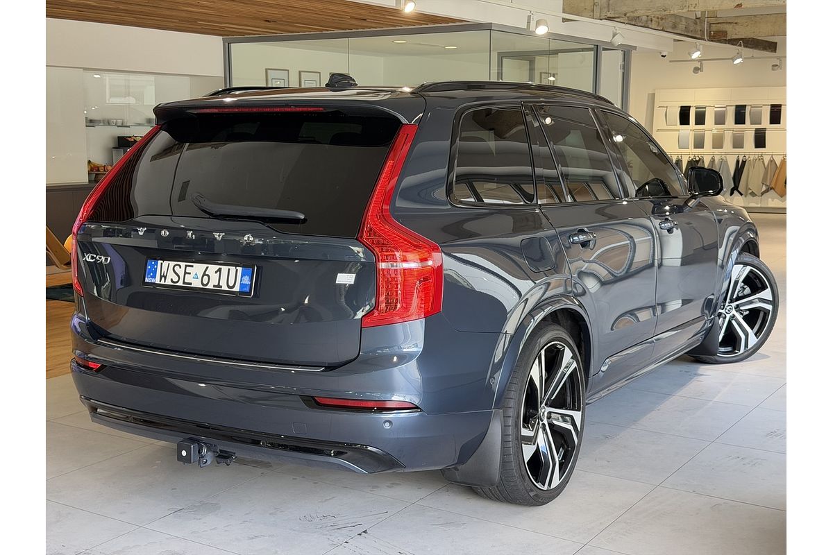 2022 Volvo XC90 Recharge Plug-In Hybrid