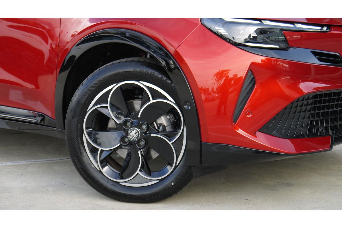 2025 Alfa Romeo Junior Ibrida Series 0
