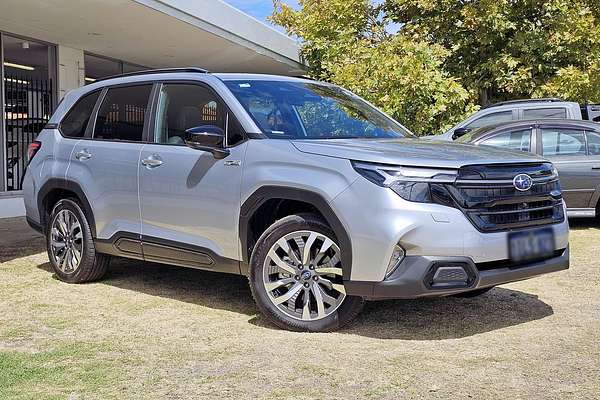 2025 Subaru Forester Hybrid Touring S6