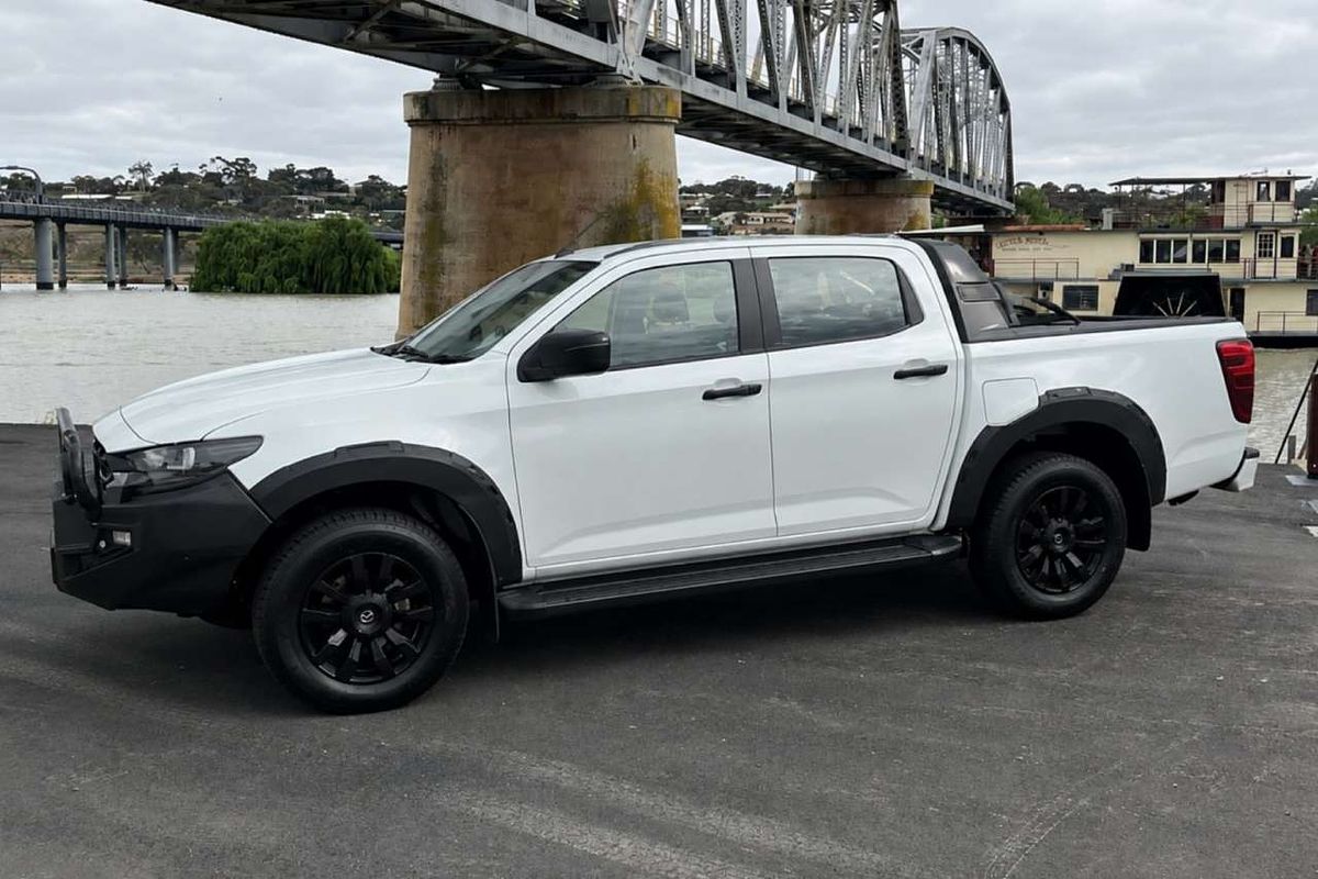 2025 Mazda BT-50 SP TF 4X4 image 2