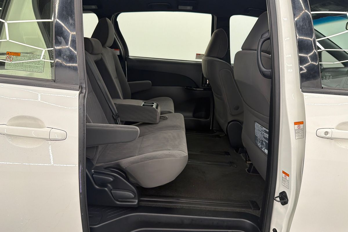 2019 Toyota Tarago GLi ACR50R