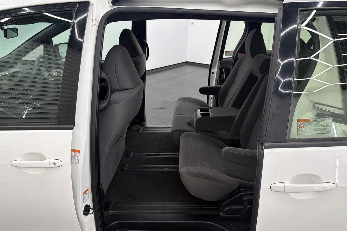 2019 Toyota Tarago GLi ACR50R