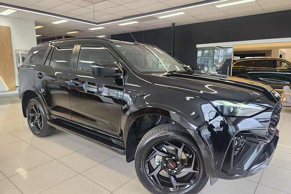 2026 Isuzu MU-X X-TERRAIN