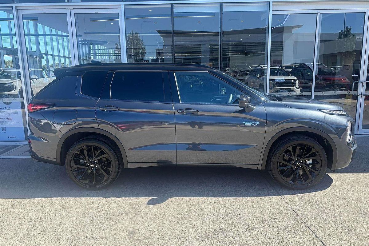 2024 Mitsubishi Outlander PHEV GSR ZM