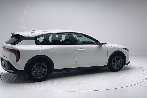 2025 Kia K4 S CL4m thumb-2