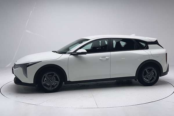 2025 Kia K4 S CL4m thumb-6