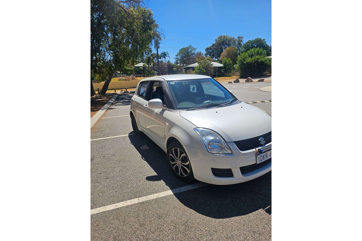 2010 Suzuki Swift RS415