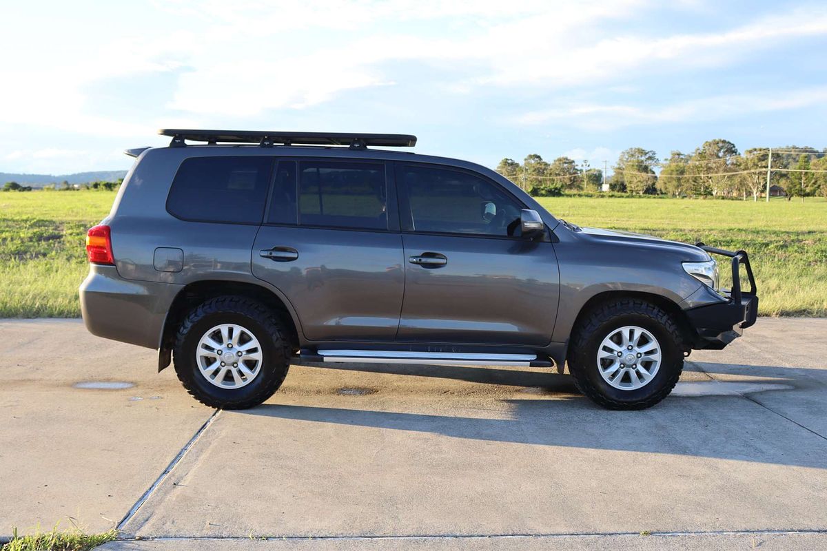 2013 Toyota Landcruiser GXL VDJ200R