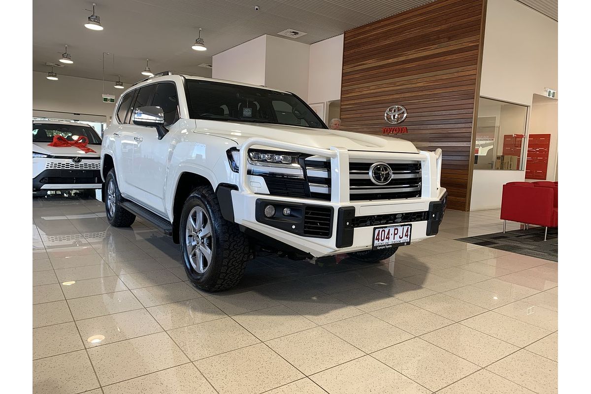 2024 Toyota Landcruiser Sahara FJA300R