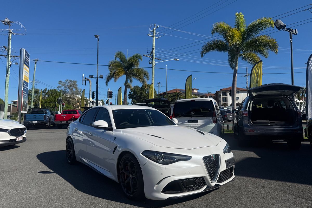 2016 Alfa Romeo Giulia Quadrifoglio