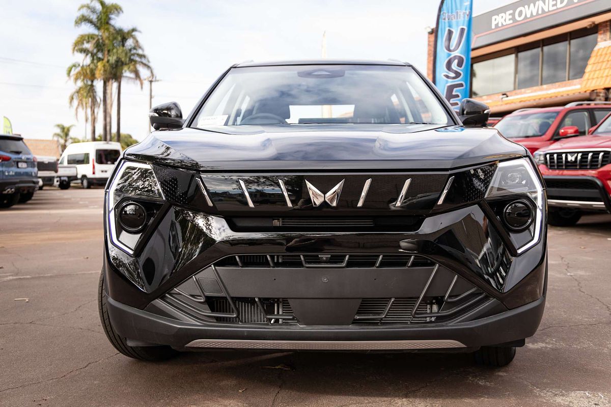 2025 Mahindra XUV3XO AX5L