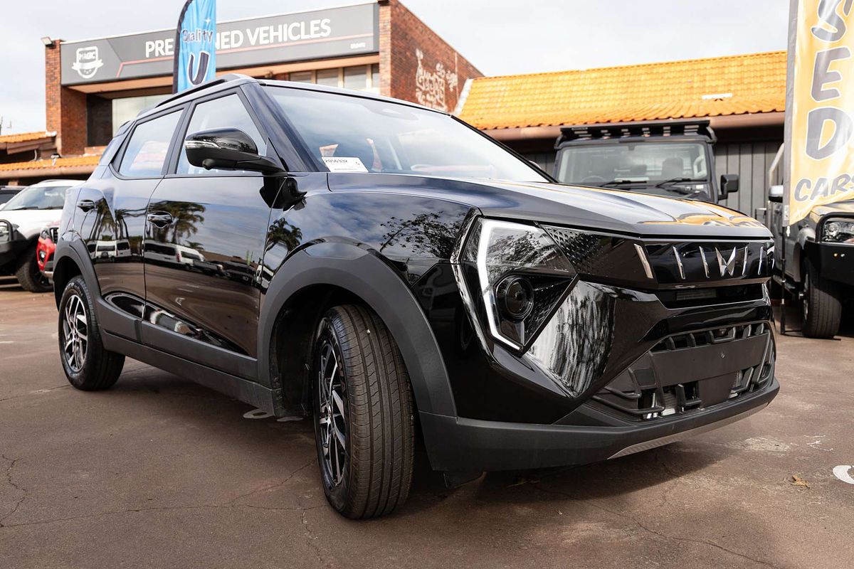 2025 Mahindra XUV3XO AX5L