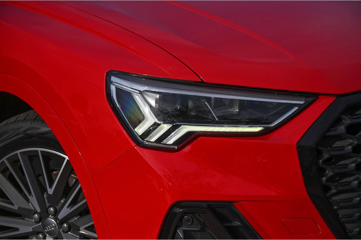 2020 Audi Q3 35 TFSI S line F3