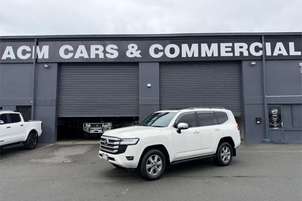 2023 Toyota Landcruiser Sahara FJA300R