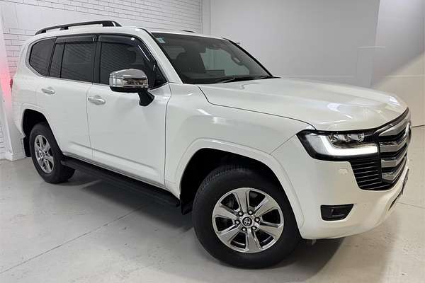 2023 Toyota Landcruiser Sahara FJA300R
