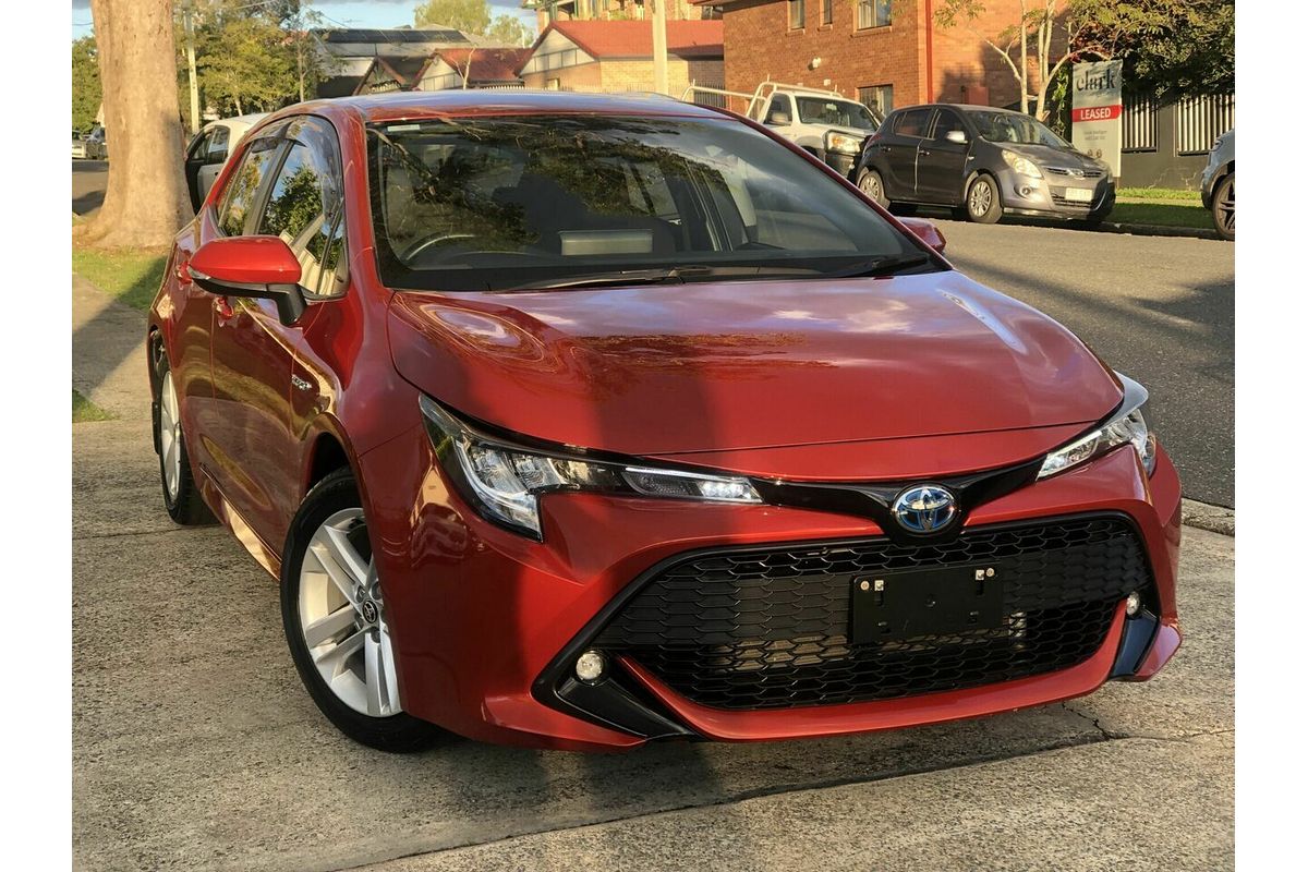 2018 Toyota Corolla SX Hybrid ZWE211R