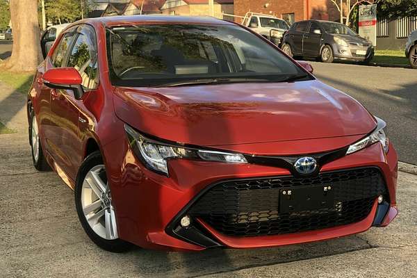 2018 Toyota Corolla SX Hybrid ZWE211R