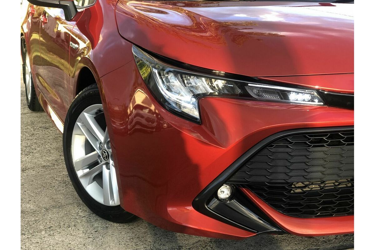 2018 Toyota Corolla SX Hybrid ZWE211R