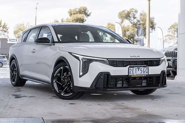 2025 Kia K4 GT-Line CL4m