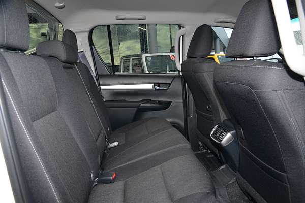 2023 Toyota Hilux SR5 GUN126R 4X4 thumb-8