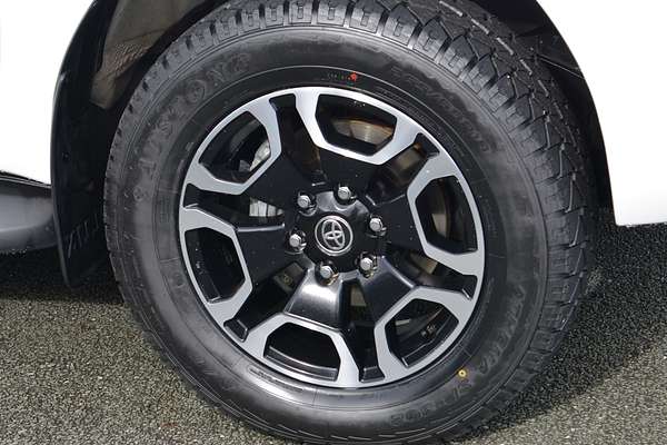 2023 Toyota Hilux SR5 GUN126R 4X4 thumb-3