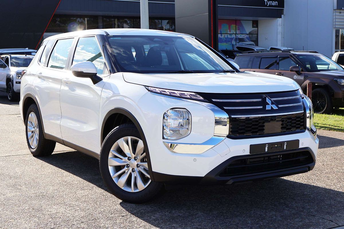 2025 Mitsubishi Outlander ES ZM