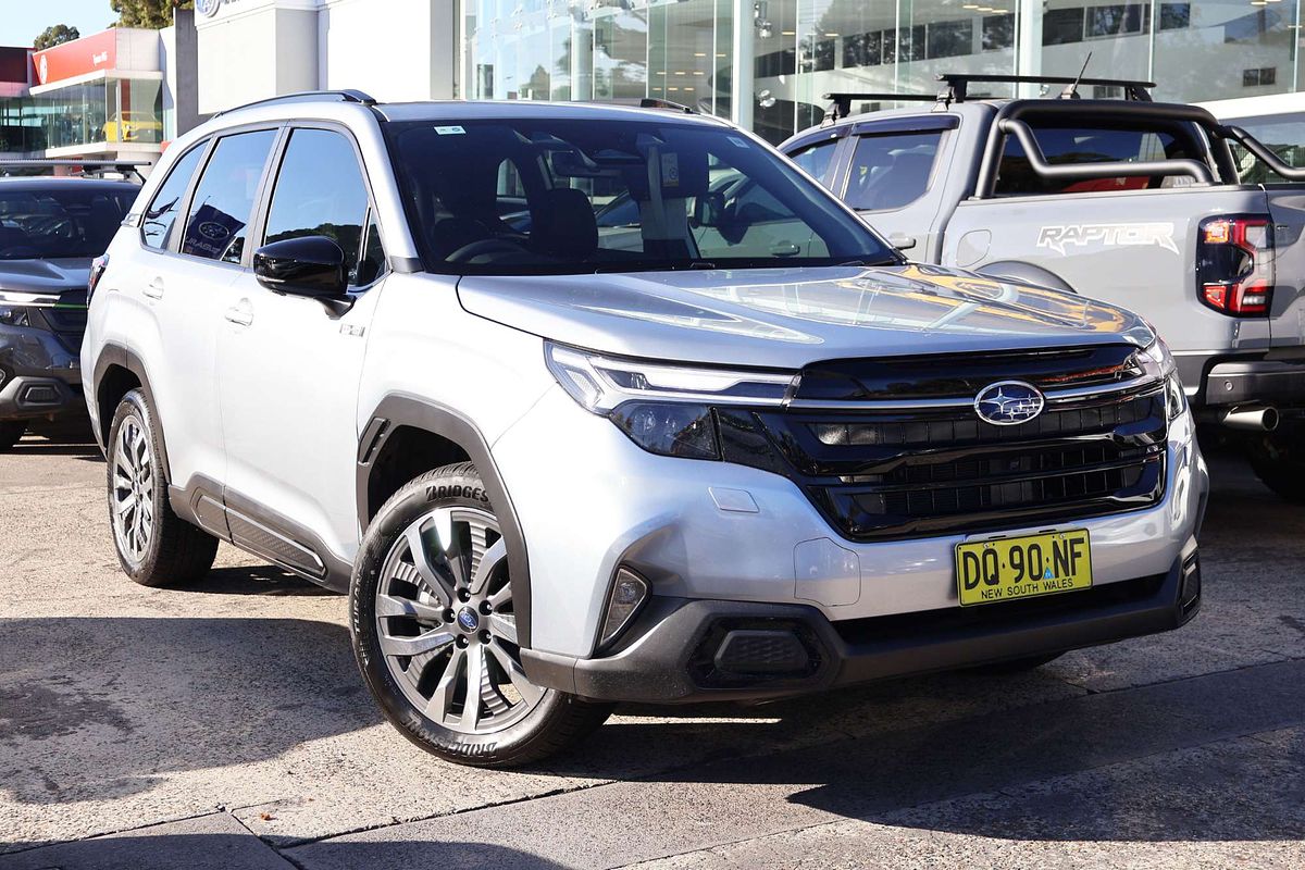2025 Subaru Forester Hybrid Touring S6