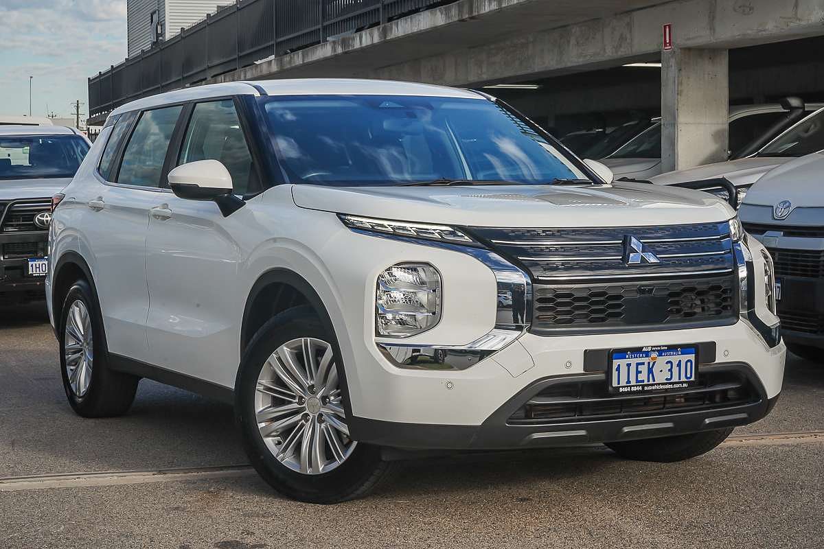 2024 Mitsubishi Outlander ES ZM
